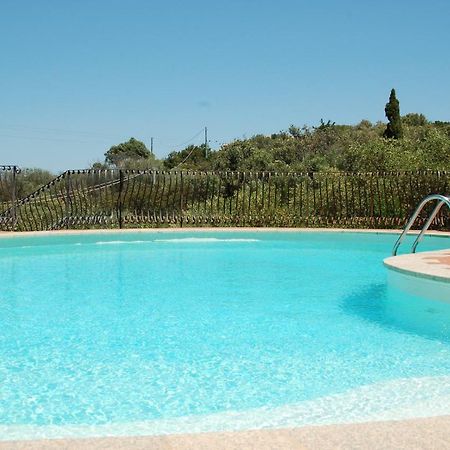 באיה סרדיניה Hotel Li Graniti מראה חיצוני תמונה