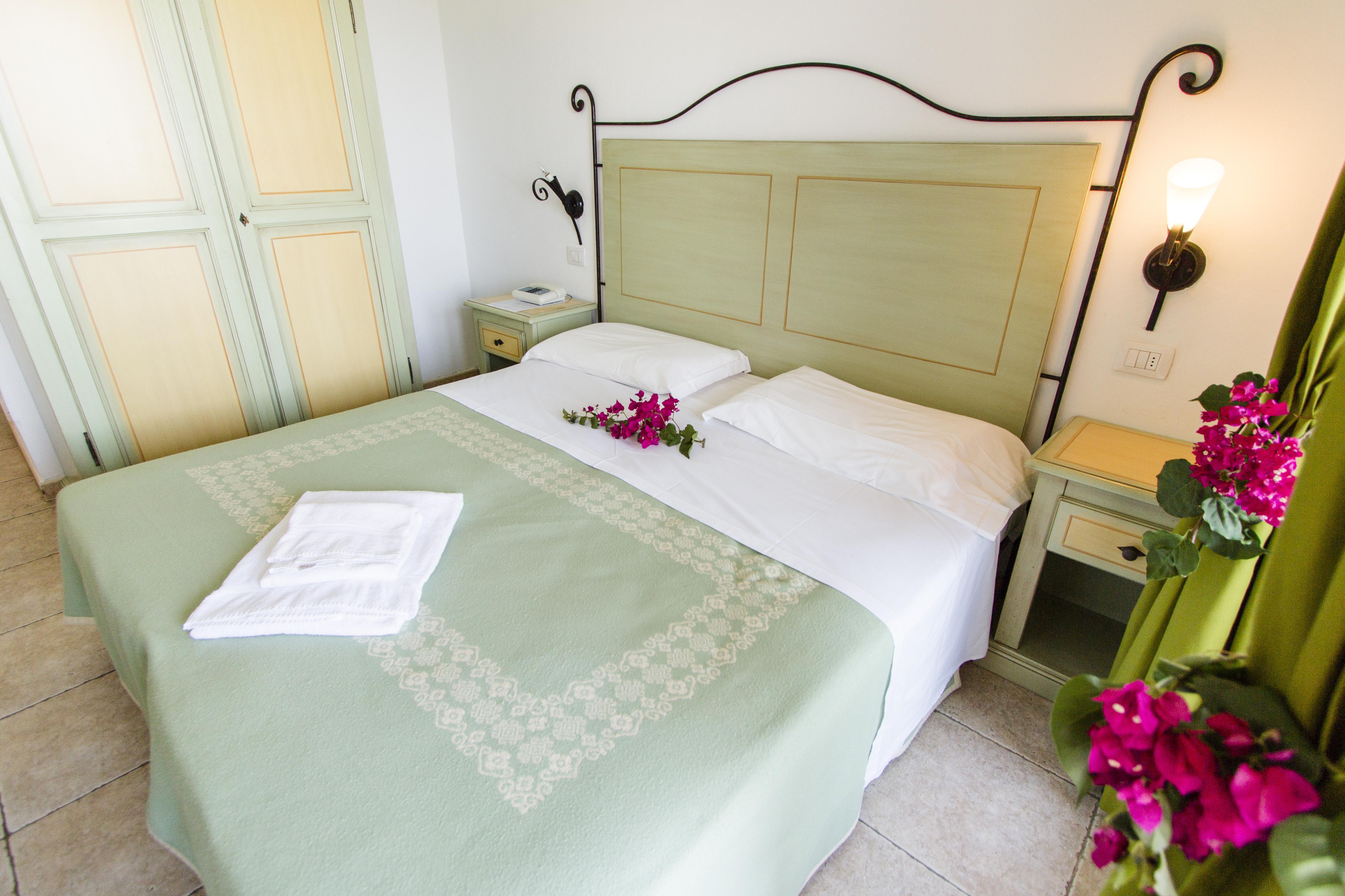 באיה סרדיניה Hotel Li Graniti מראה חיצוני תמונה