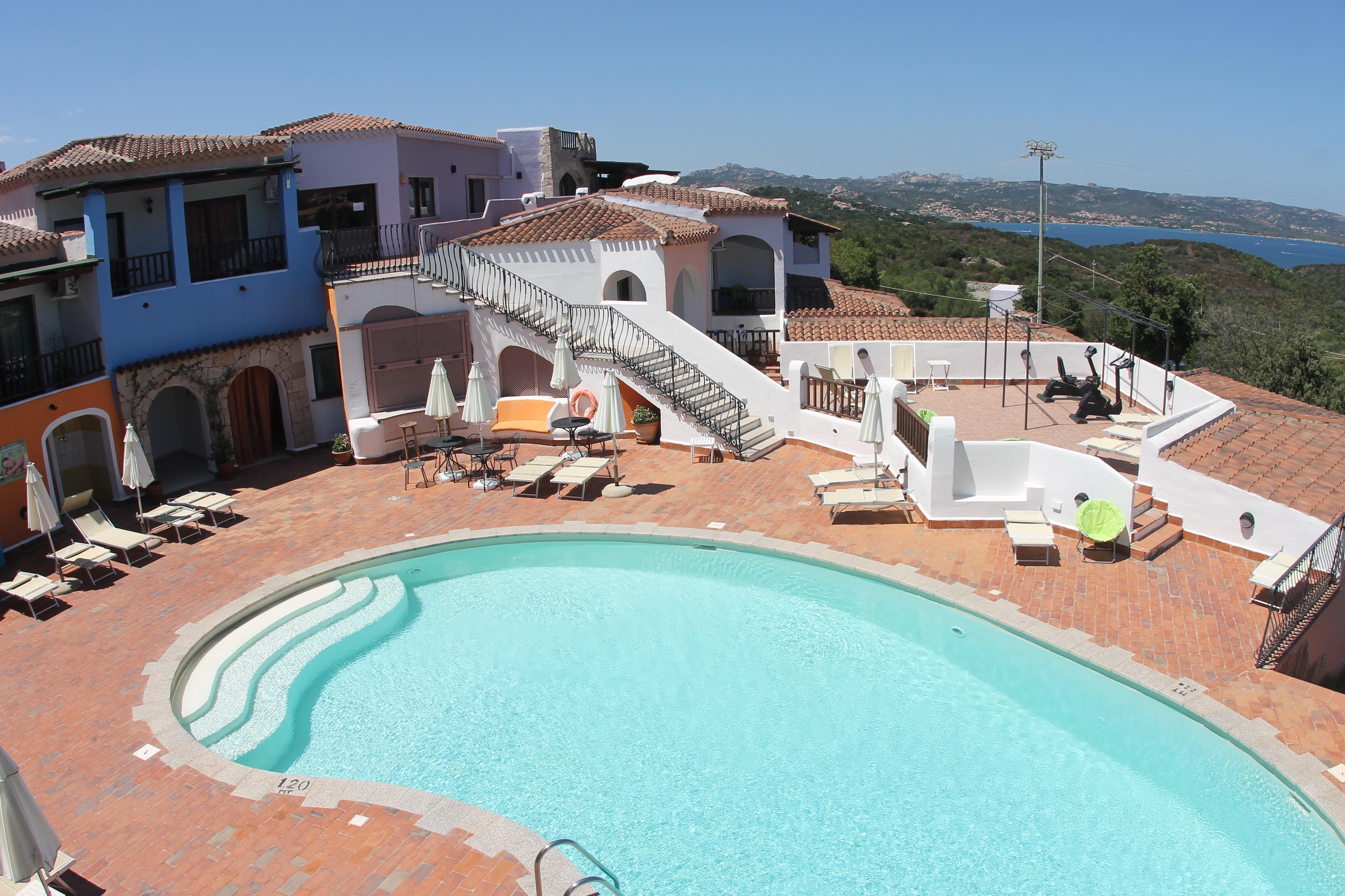 באיה סרדיניה Hotel Li Graniti מראה חיצוני תמונה