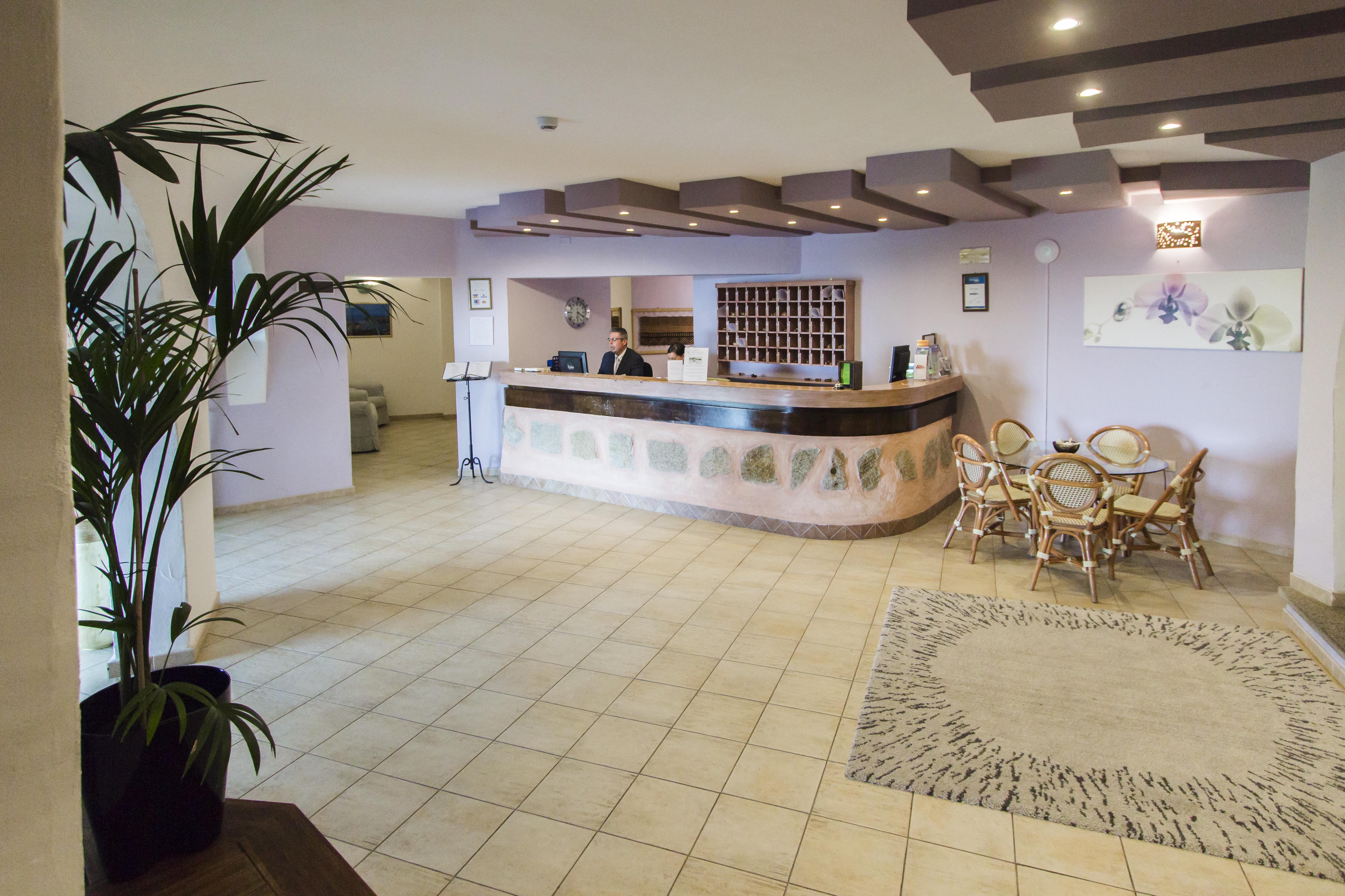 באיה סרדיניה Hotel Li Graniti מראה חיצוני תמונה