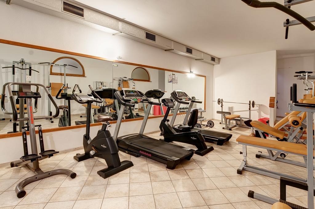 באיה סרדיניה Hotel Li Graniti מראה חיצוני תמונה