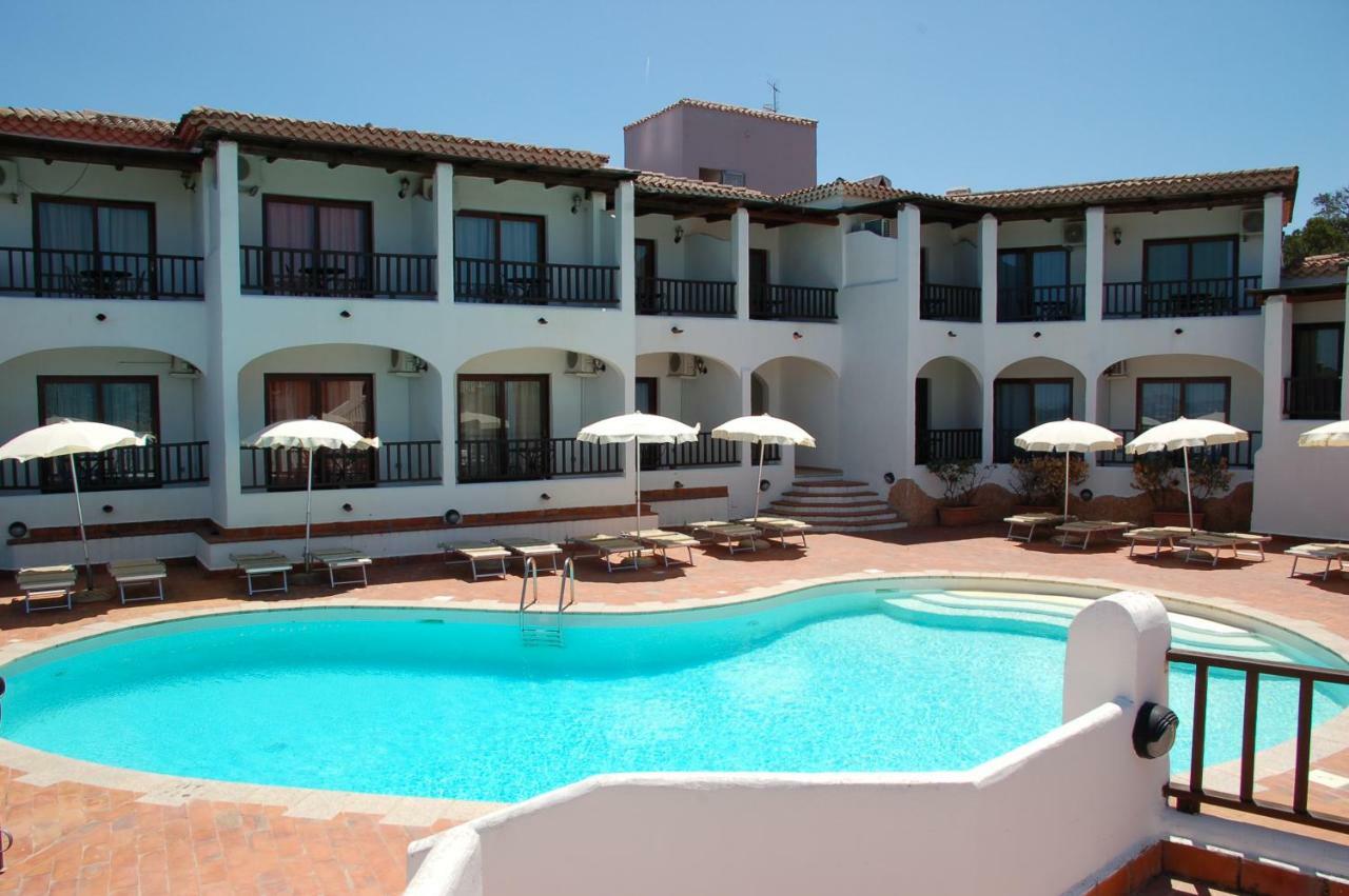 באיה סרדיניה Hotel Li Graniti מראה חיצוני תמונה